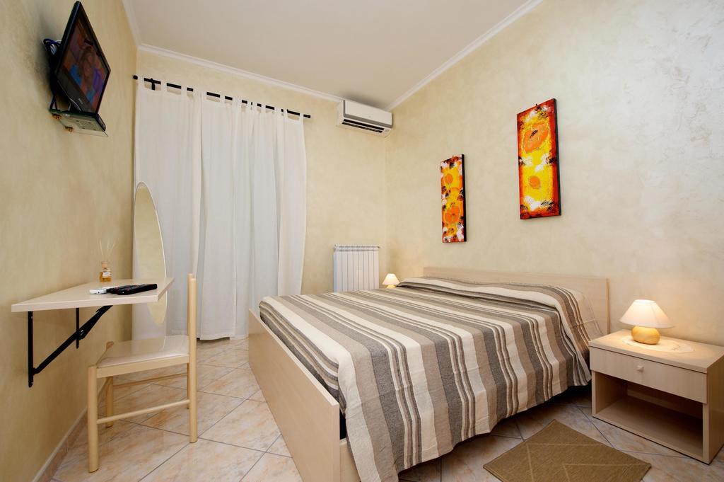 Guesthouse Holiday And Ρώμη Εξωτερικό φωτογραφία
